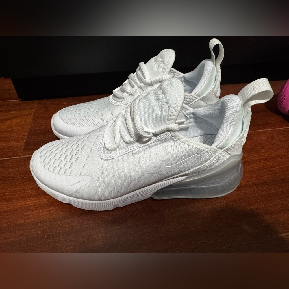 Nike AirMax 270 Sz 5 kids/ 6.5 women’s. NEW!